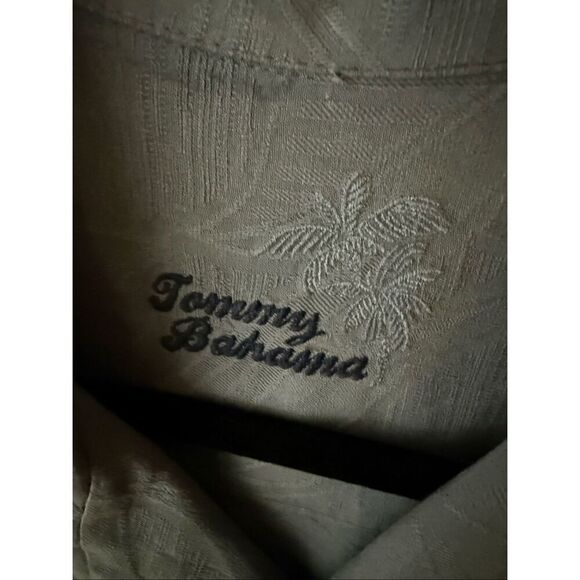 Tommy Bahama 100% Silk Embossed Jacquard Camp Shirt – Blue - Picture 7 of 8
